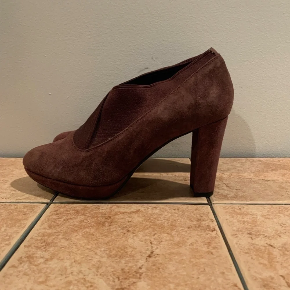 Clark Narrative Kendra Mix Suede Bootie in Aubergine size 7.5
